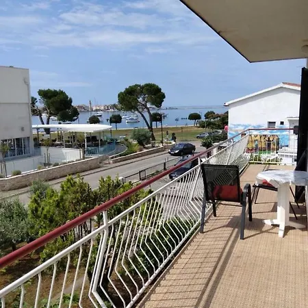 Eli - 50m From The Sea Apartmán